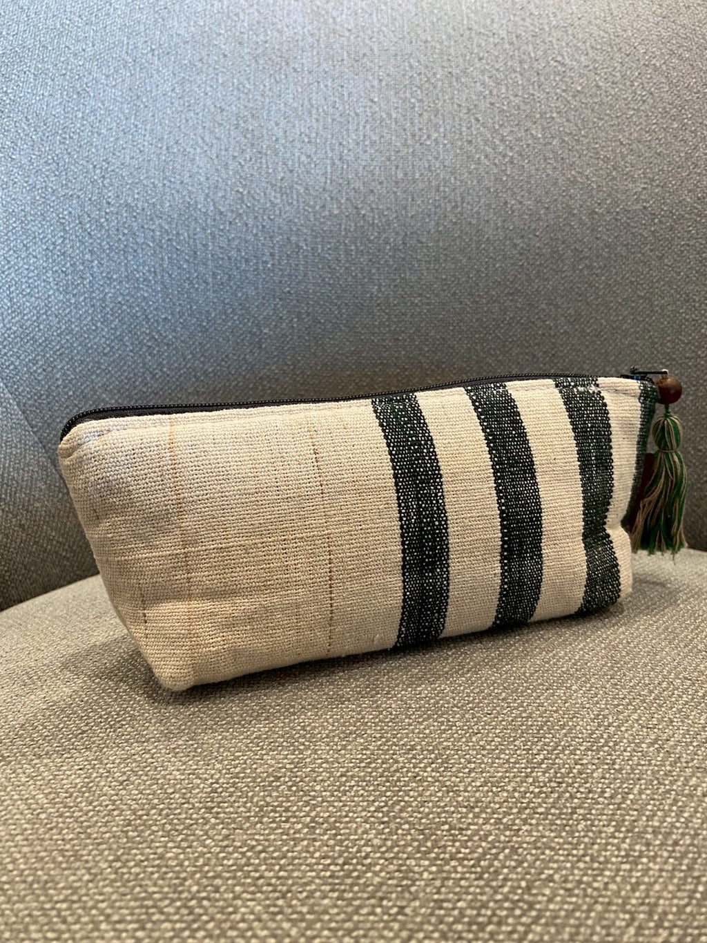 ストライプ柄のペンケース