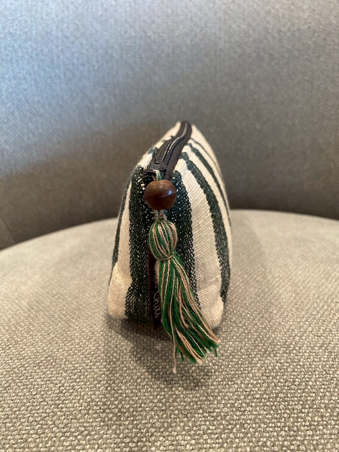 ストライプ柄のペンケース