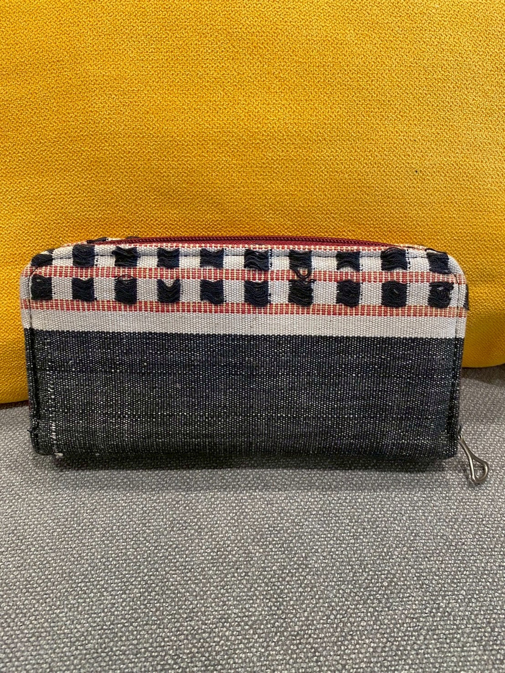 チェック柄の財布【アウトレット商品】
