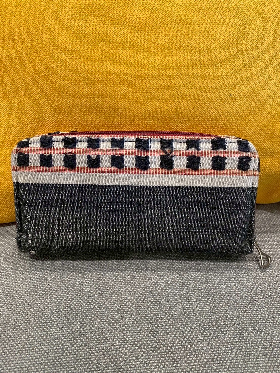 チェック柄の財布【アウトレット商品】