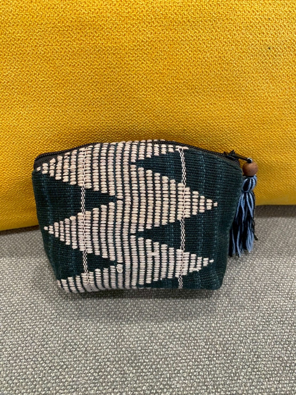 エキゾチックなミニポーチ