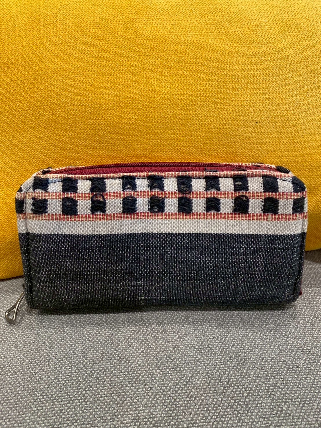 チェック柄の財布【アウトレット商品】