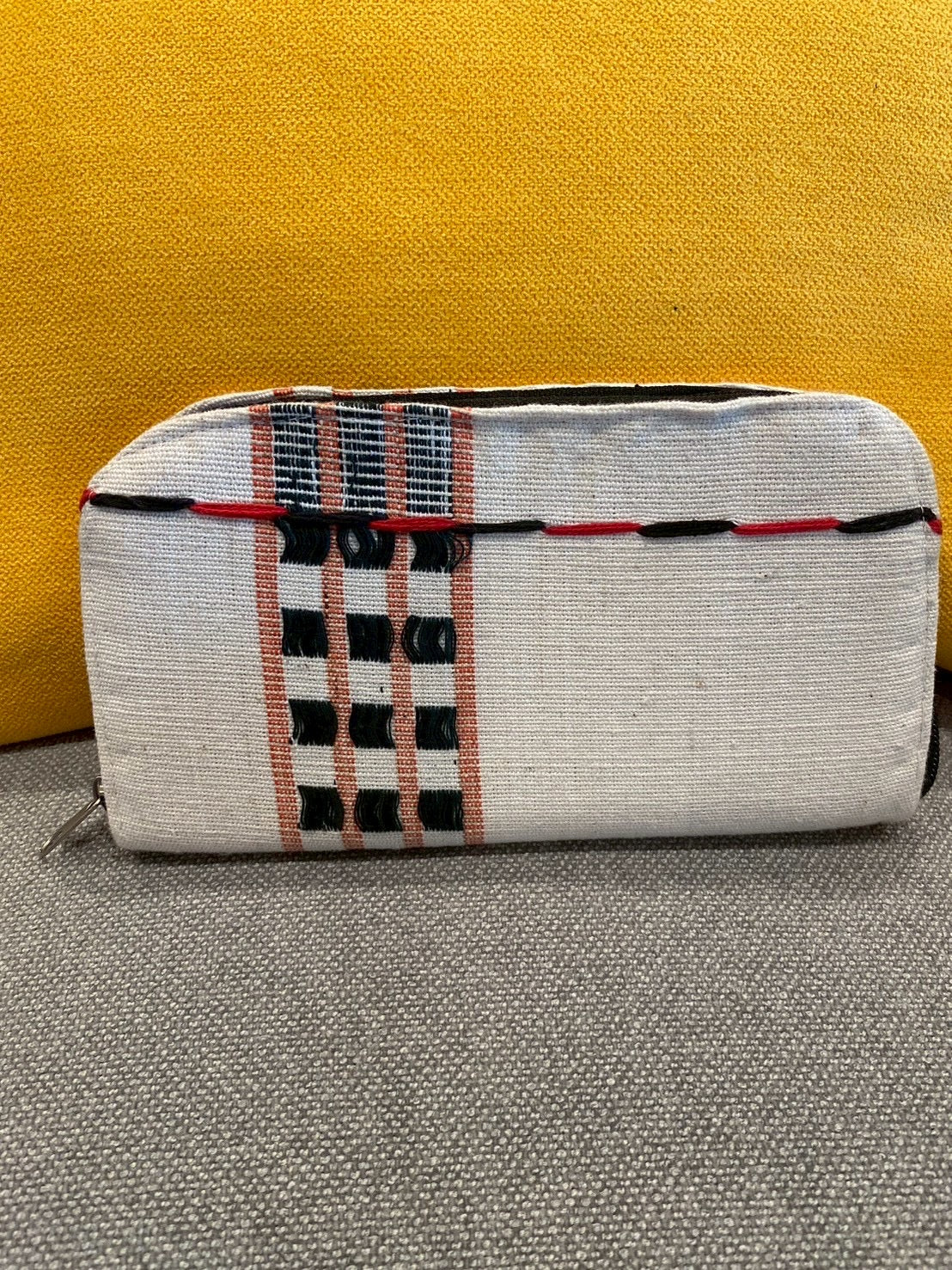 エキゾチックな文様の財布【アウトレット商品】