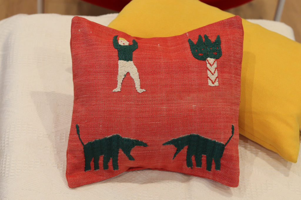 手ぬいの小さめクッションカバー(赤)