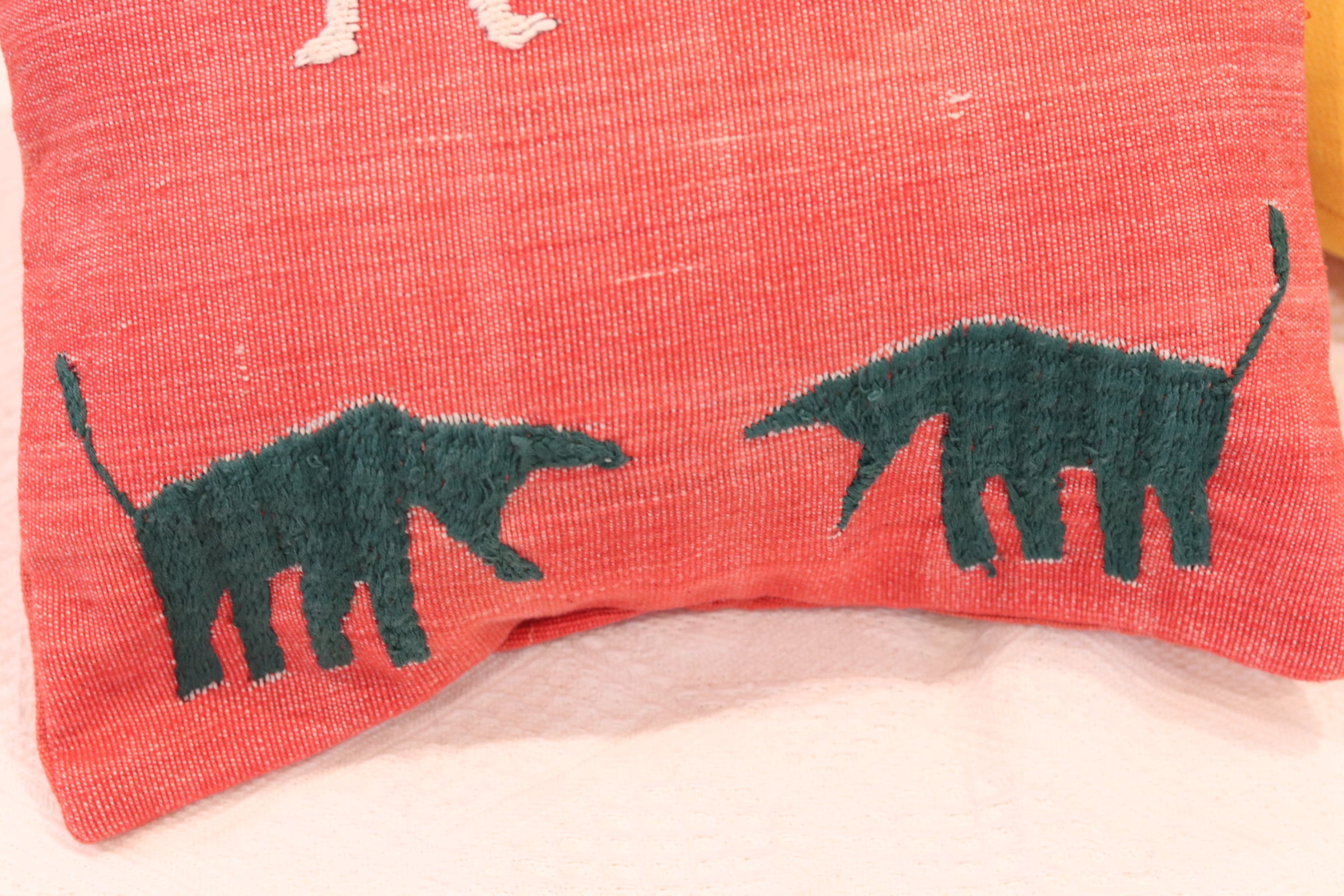 手ぬいの小さめクッションカバー(赤)