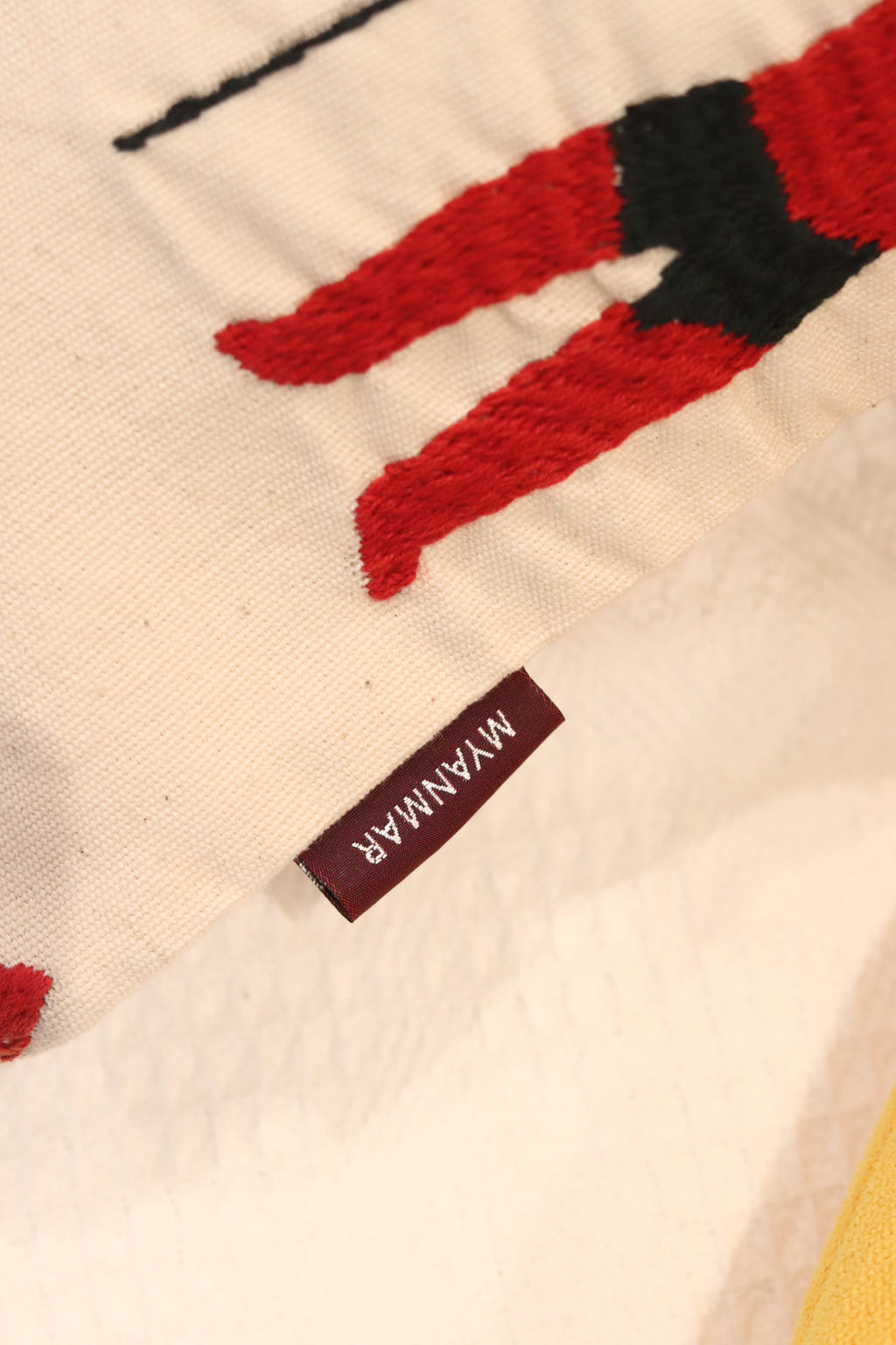 手ぬいの小さめクッションカバー(白)