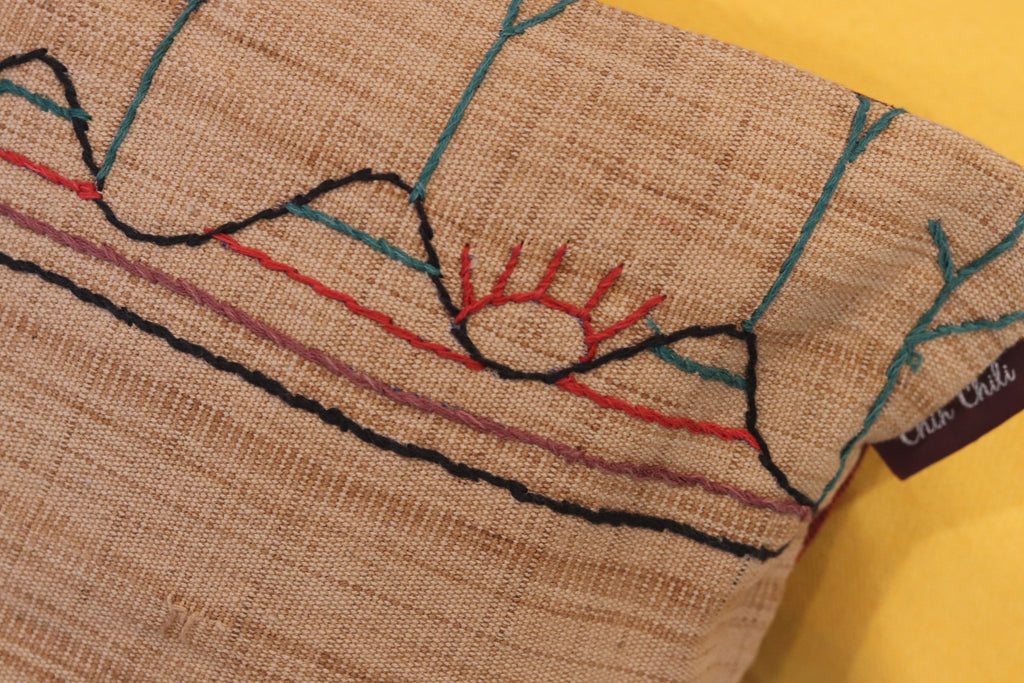 手ぬいの小さめクッションカバー(茶)