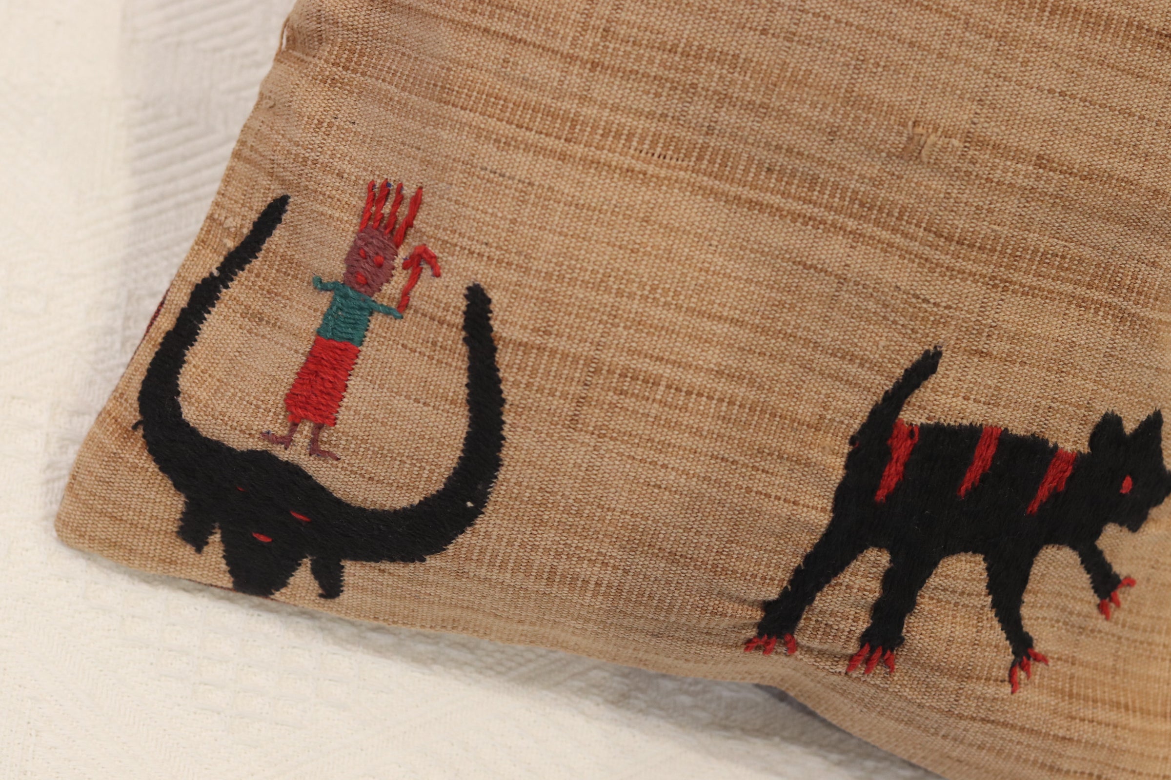 手ぬいの小さめクッションカバー(茶)