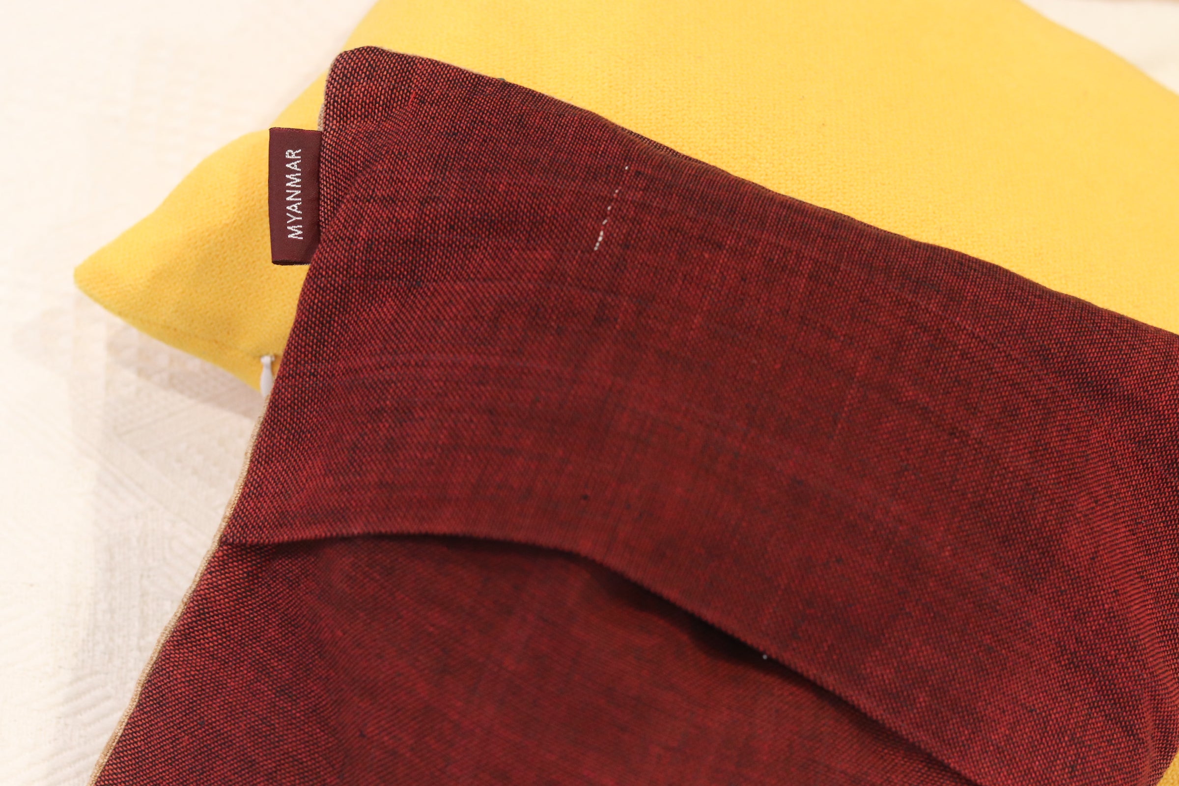 手ぬいの小さめクッションカバー(茶)