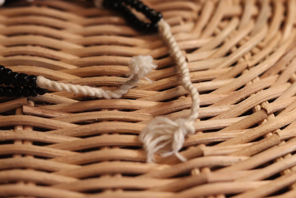 黒と白のブレスレット(細め)