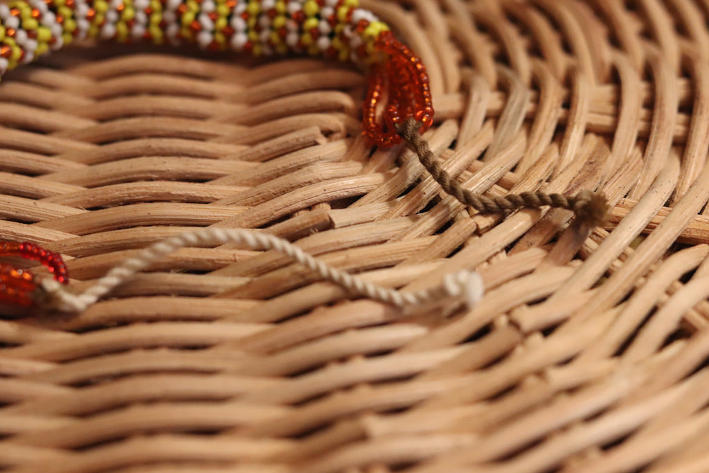 白と橙と黄色のブレスレット