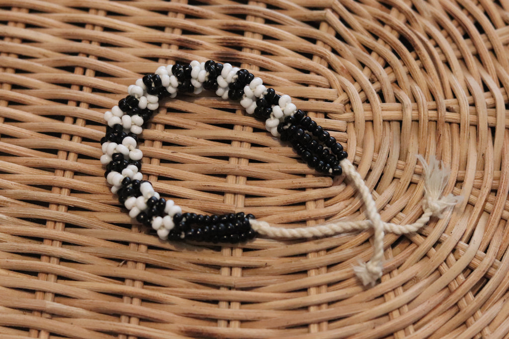 黒と白のブレスレット (太め)