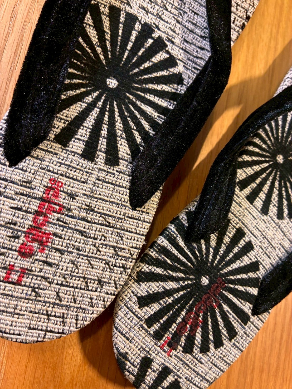 モノクロ花柄サンダル【アウトレット】