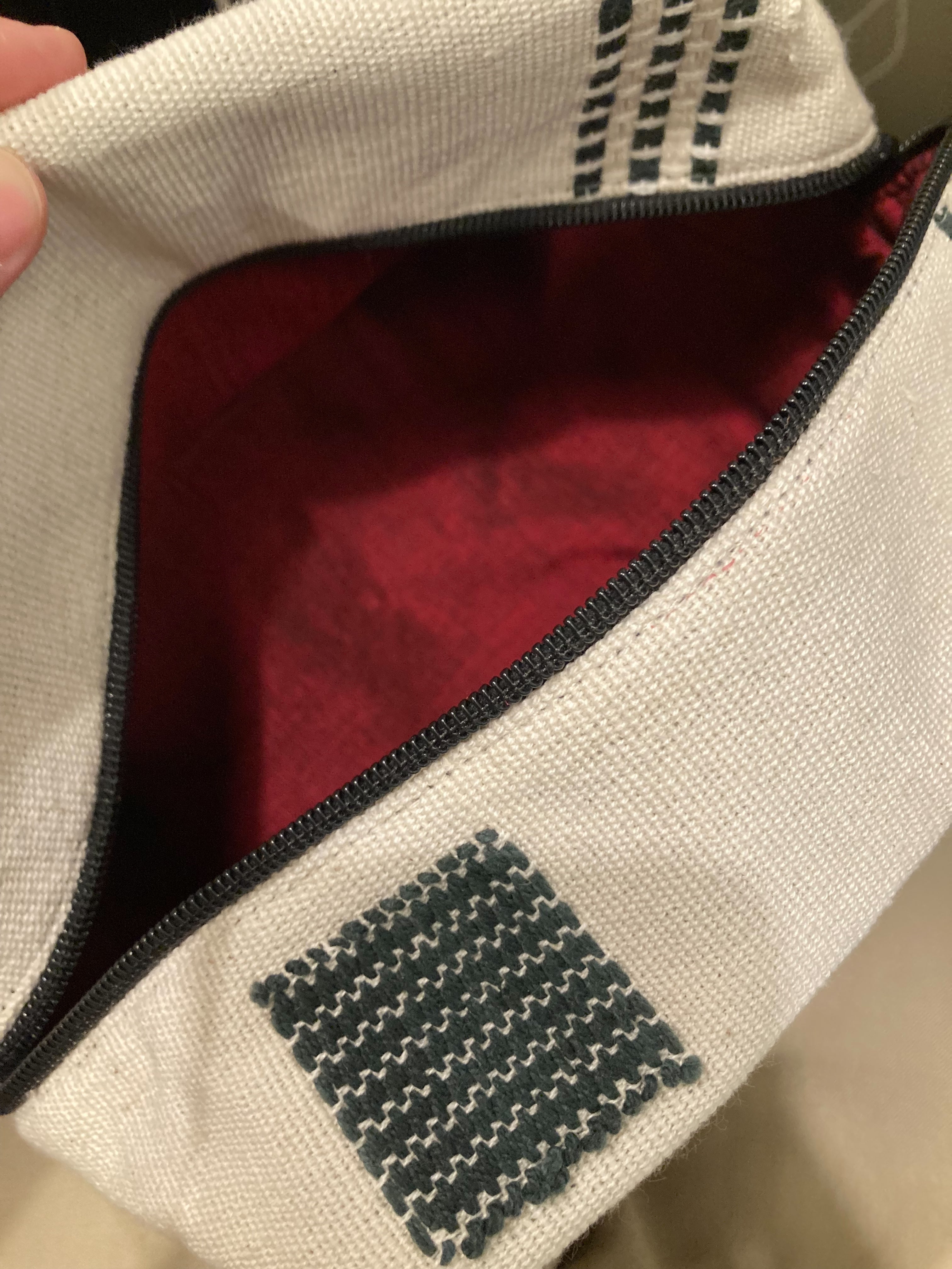 ストライプ柄のペンケース